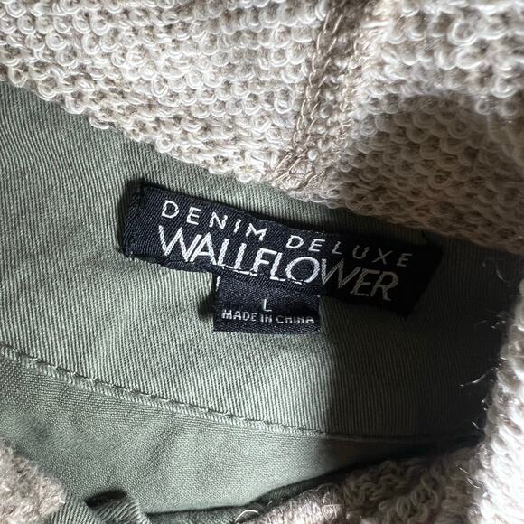 Wallflower Olive Green Denim Hooded Utility Vest Size Large - Picture 6 of 12